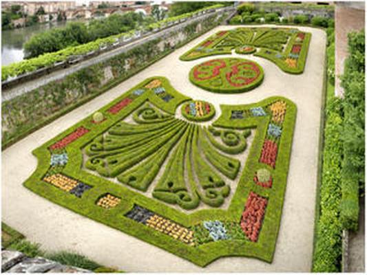 JARDIN DU PALAIS DE LA BERBIE